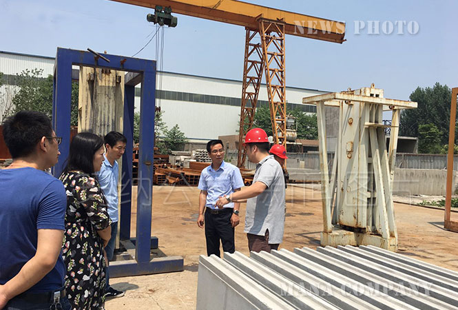 墻板機(jī)加工中心2